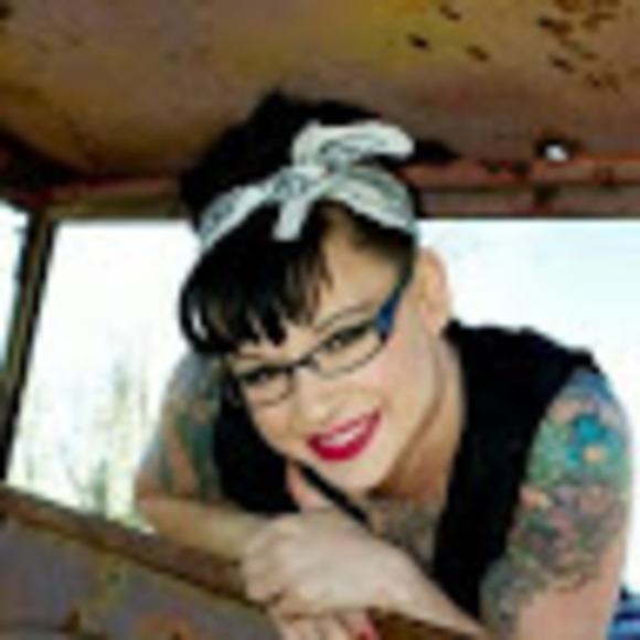 Meet your Posher, Stacey - Picture 1 of 1